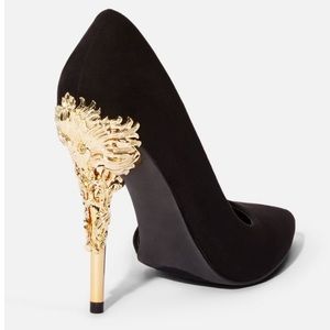 NWT JustFab Katniss Black & Gold Pumps Size 7